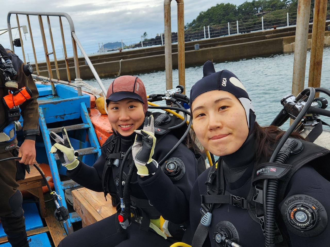 仲良しの姉妹と済州島で体験ダイビング