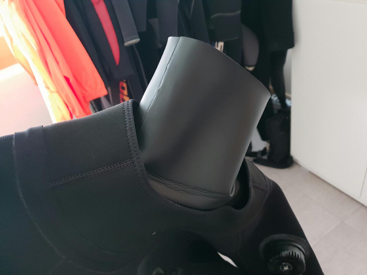 아기다리고기다리던 마레스 3미리 드라이슈트 도착!!