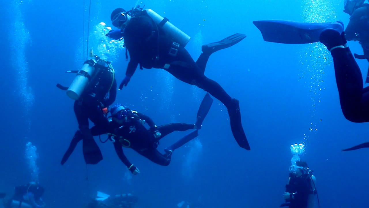 Palawan Coron W Dive Center - Coron Youth Club Beach