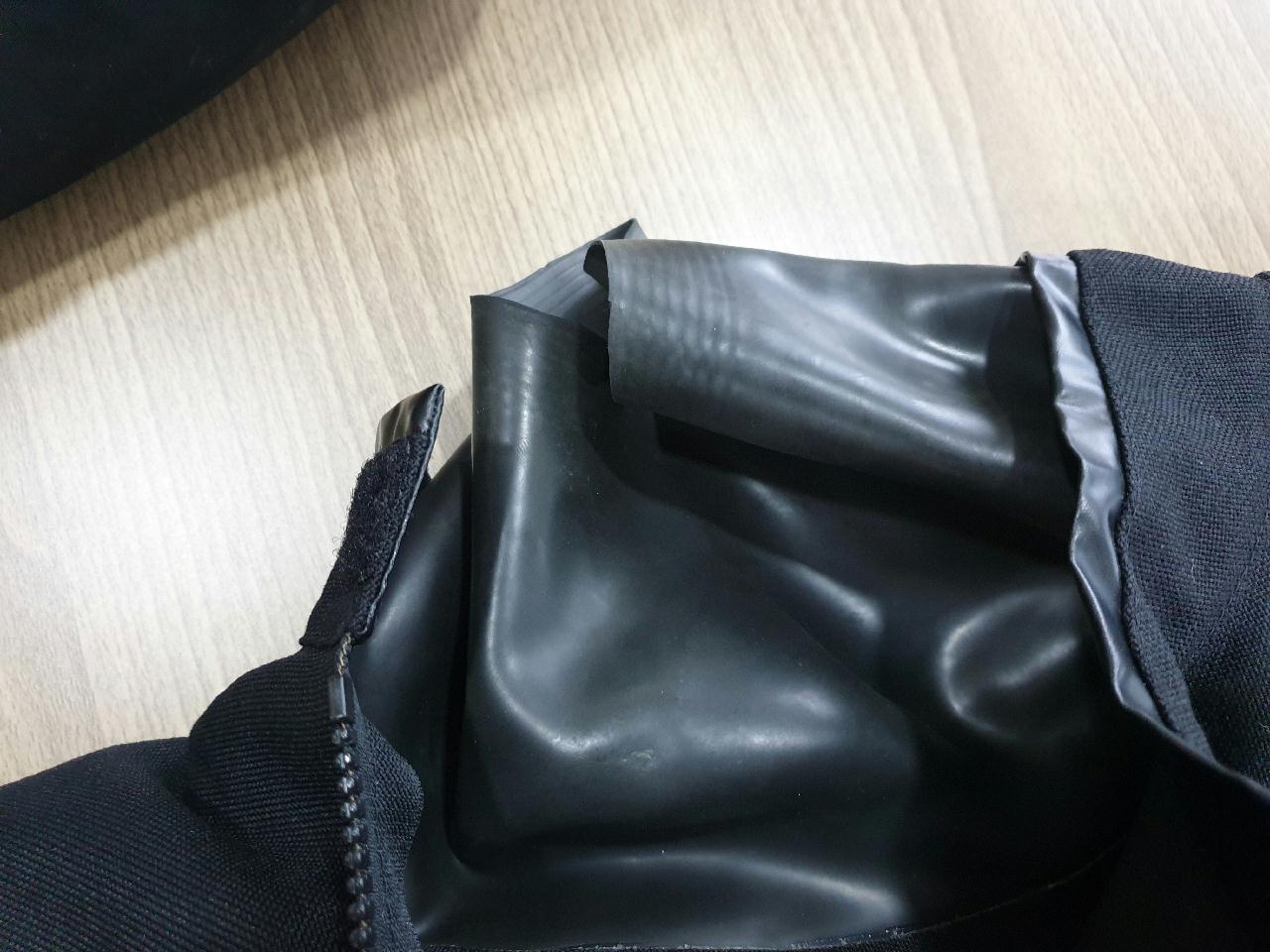 국내 스쿠버 다이빙을 위한 모비스 아머쉘 드라이슈트 팝니다.