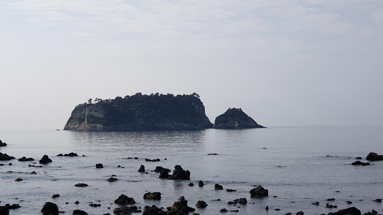 오늘 범섬은 앞바다는 호수처럼 잔잔하네요