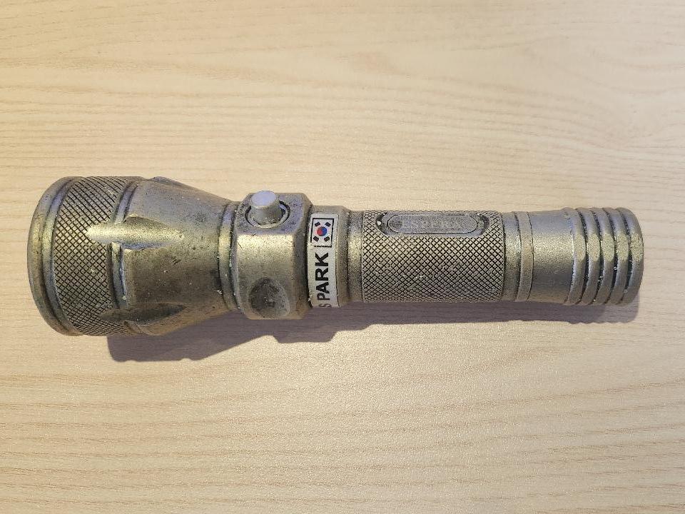 [분실물] 서귀포 범섬 콧구멍에서 후레쉬를 습득했습니다.