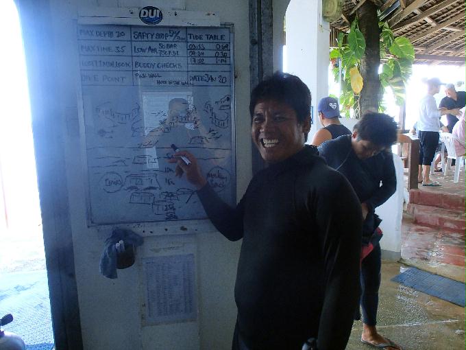 Fun Diving - 필리핀 민도르 사방비치 - From PINK WALL to HOLE IN THE WALL