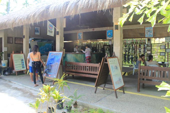 Dos Palmas,Palawan,PHILIPPINES - Helen