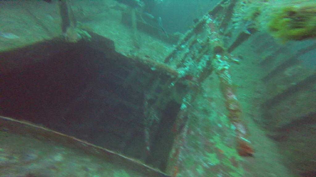 Puerto Galera,Mindoro Island - Alma Jane Wreck 