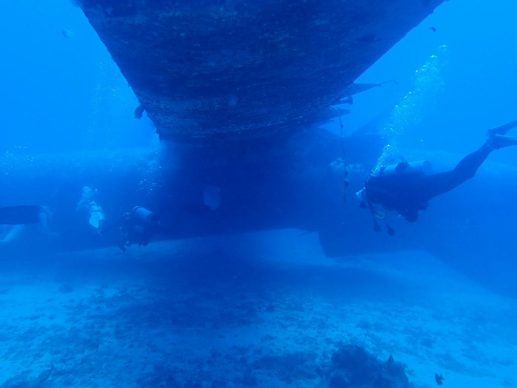 필리핀, 보라카이 - Tri Bird