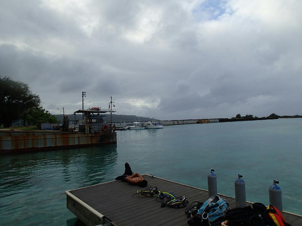 티니안 - 레드홀