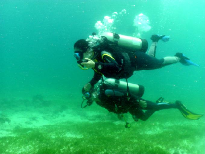 愉快的潜水活动 - 菲律宾佬沃度假村 - Balay