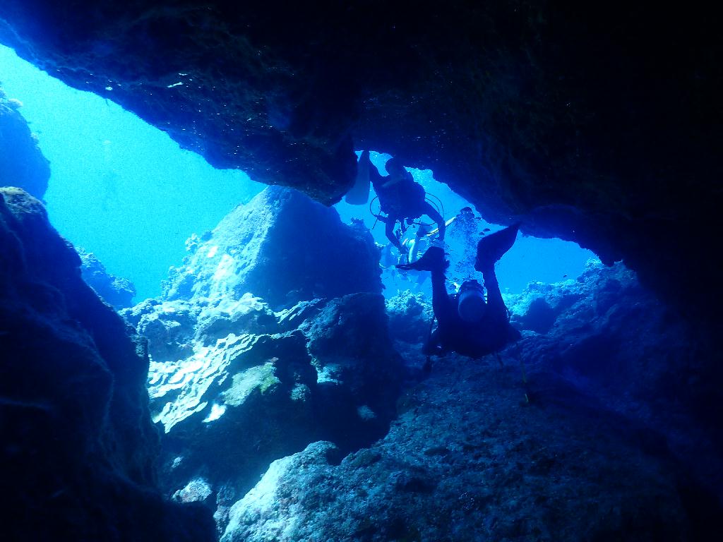 펀다이빙 - 사이판 프로다이버스 - Tinian Grotto