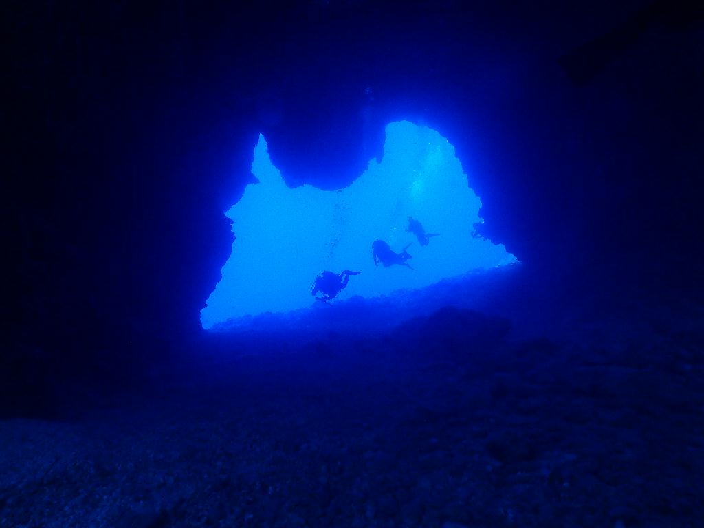 펀다이빙 - 사이판 프로다이버스 - Tinian Grotto