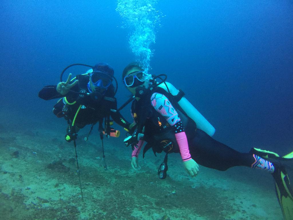 fundive - Puerto Galera Philippines  - Johnny rock