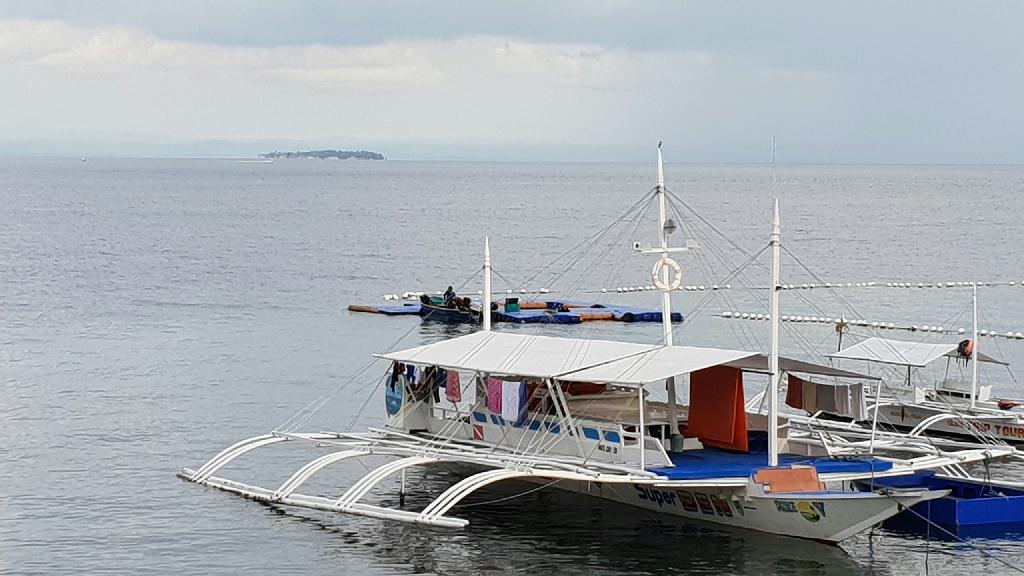 세부 투어 체크다이빙 - Cebu CNC Dive Resort - Beach, Barge