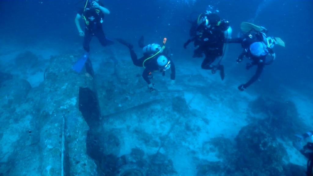 Cebu tour - Cebu CNC Dive Resort - Tambuly airplane
