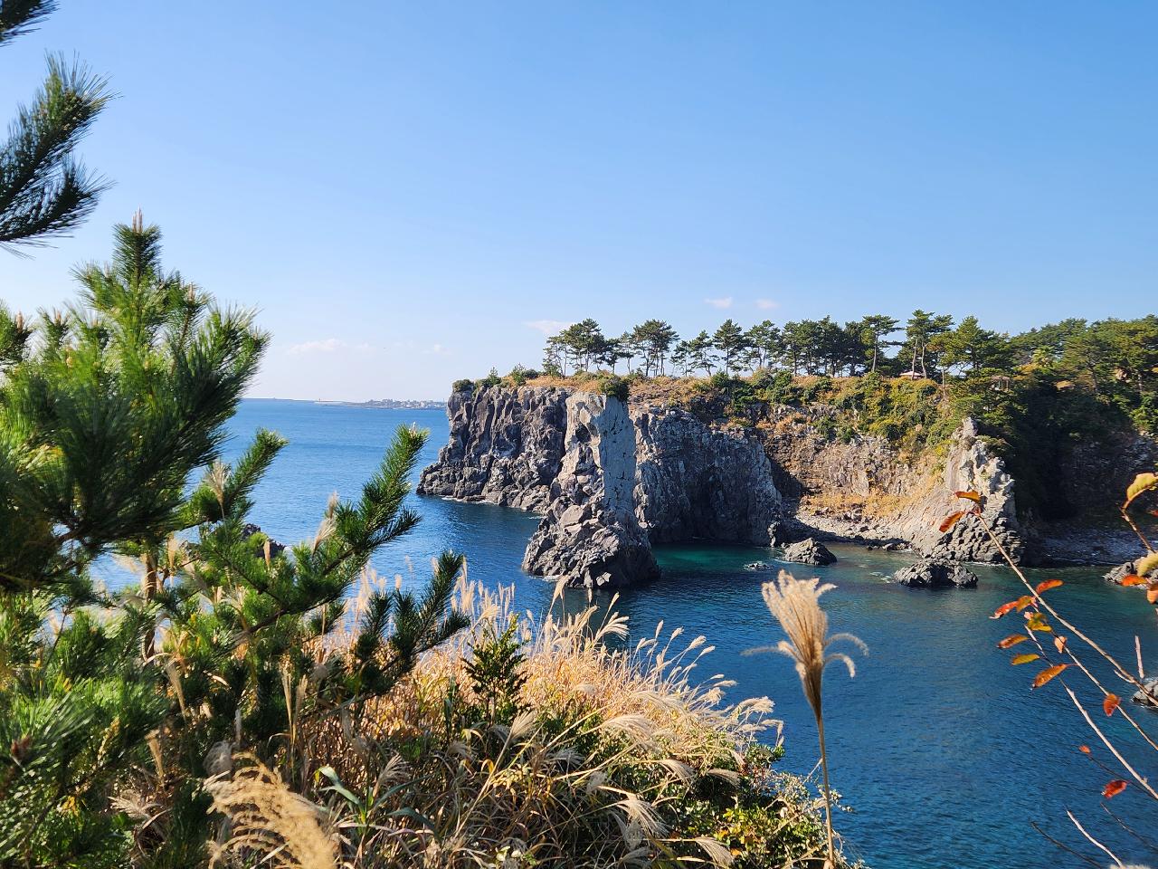 Seogwipo Oedolgae Olle Trail Course 7 (Post-Dive Walking Route)